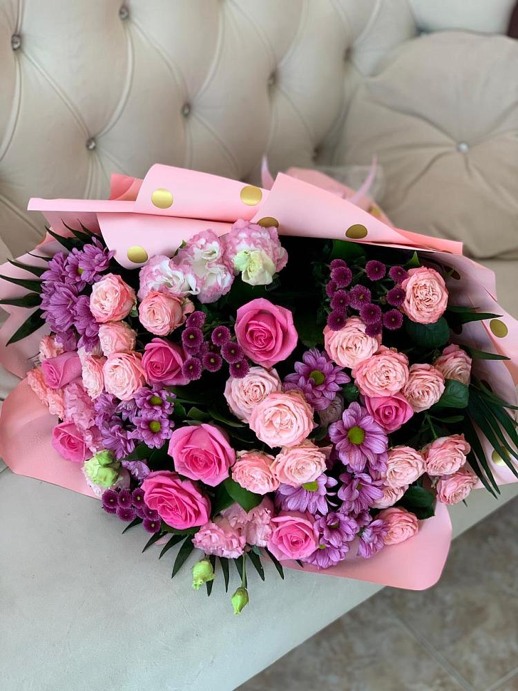 Букет цветов из: Хризантемы, Розы и Лизиантусы в Усмани