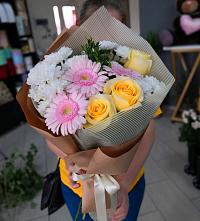 Букет цветов из:  Герберы, Розы и Хризантемы в Усмани