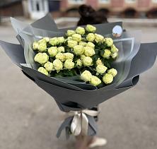 Букет Белые кустовые розы Солинеро в Усмани