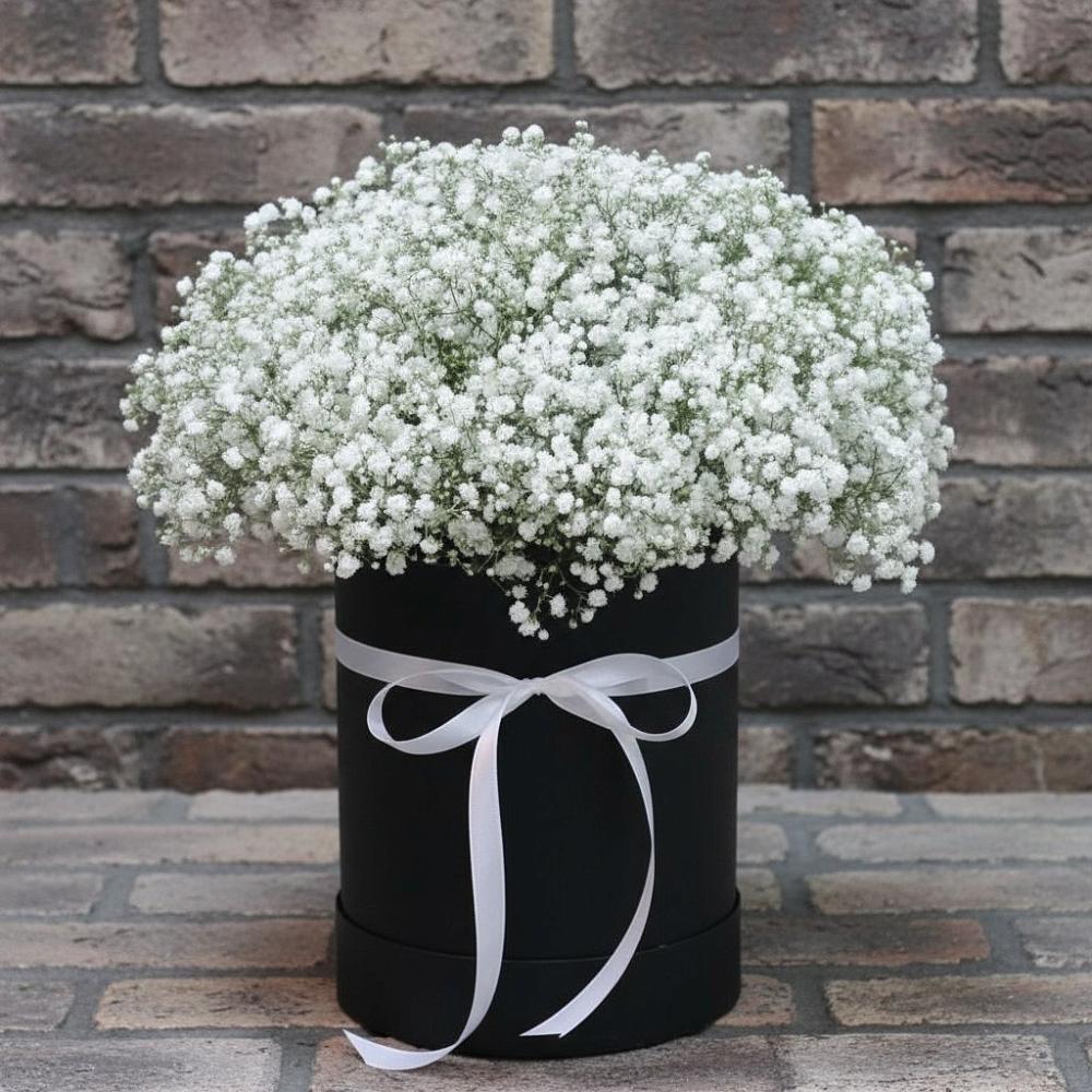 Цветочная композиция из Гипсофила в шляпной коробке в Усмани