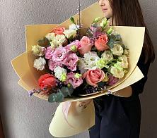 Букет цветов из:  Розы, Лизиантусы и Гвоздики #REPLACE_PRED# Усмани