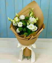 Букет цветов из:  Хризантемы и Лизиантусы #REPLACE_PRED# Усмани