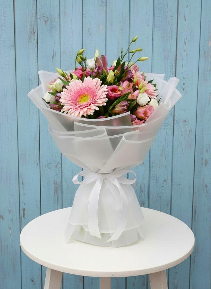 Букет цветов из: Герберы, Альстромерии и Лизиантусы в Усмани