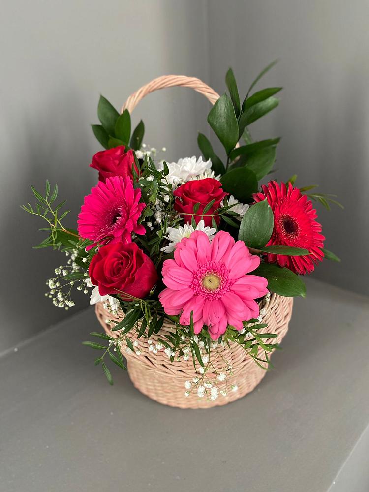Цветочная композиция из Розы, Хризантемы и Герберы в корзине в Усмани