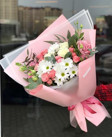 Букет цветов из: Розы, Лизиантусы и Хризантемы в Усмани