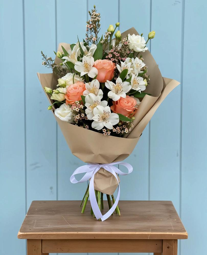 Букет цветов из: Альстромерии, Лизиантусы, Розы и Хризантемы в Усмани