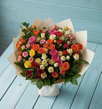 Букет Микс из разноцветных кустовых роз в Усмани